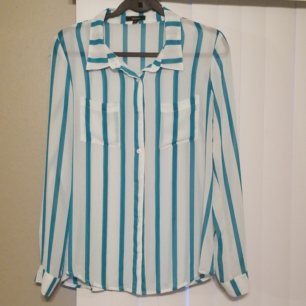 Long sleeve striped shirt